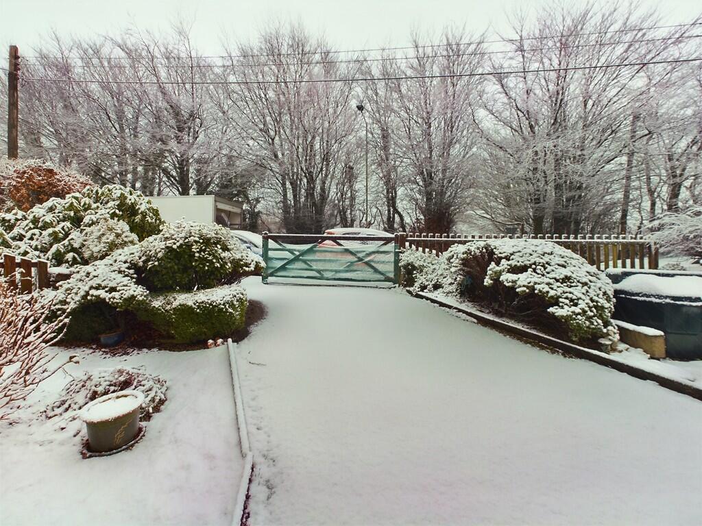 CAM03974G0-PR0085...