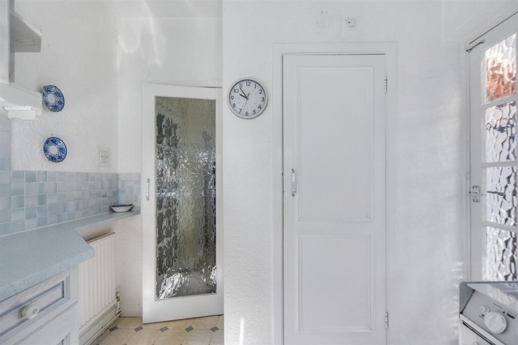 Kitchen_2.jpeg