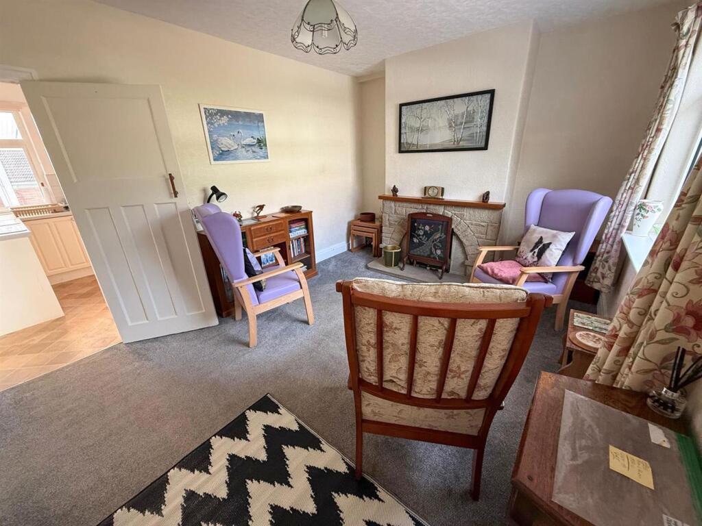 2 bed semi-detached bungalow, Silsden 4