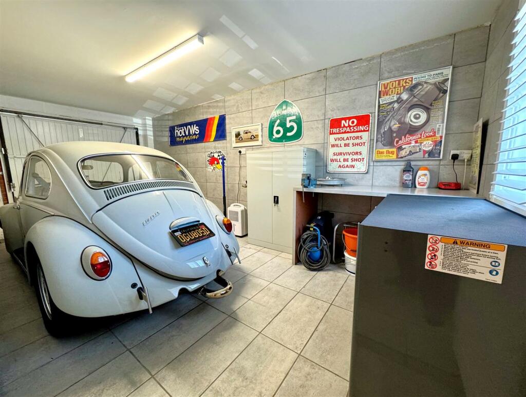 garage.jpg