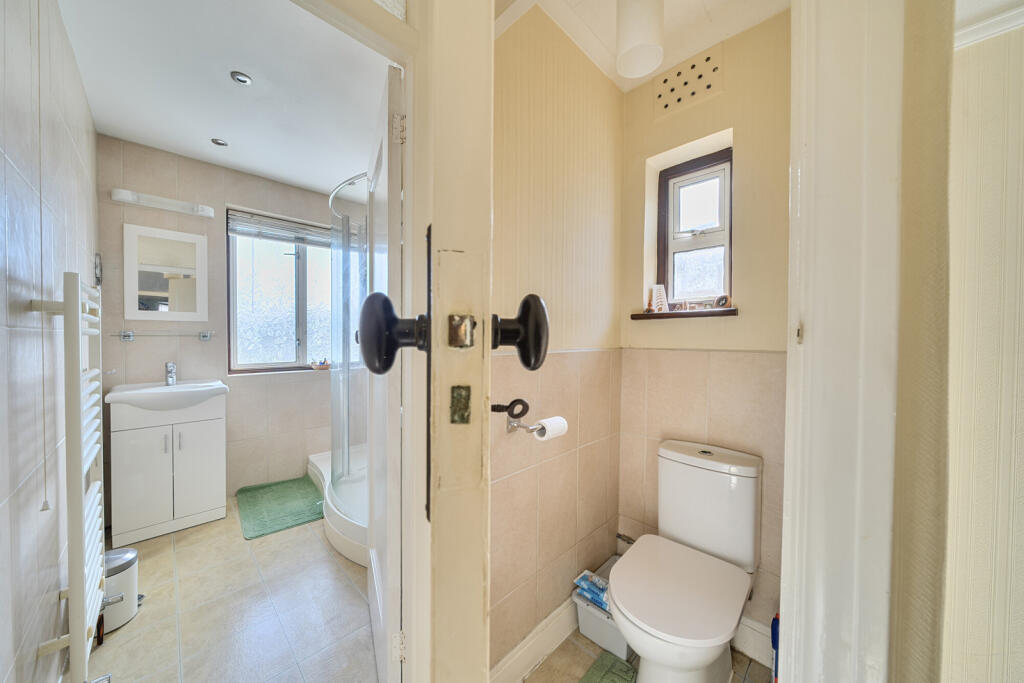 1347279-10-68c945...