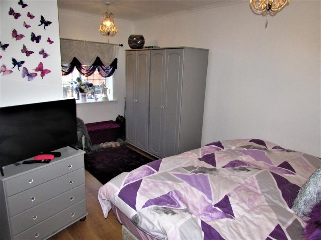 RegentSt17bed1.JPG
