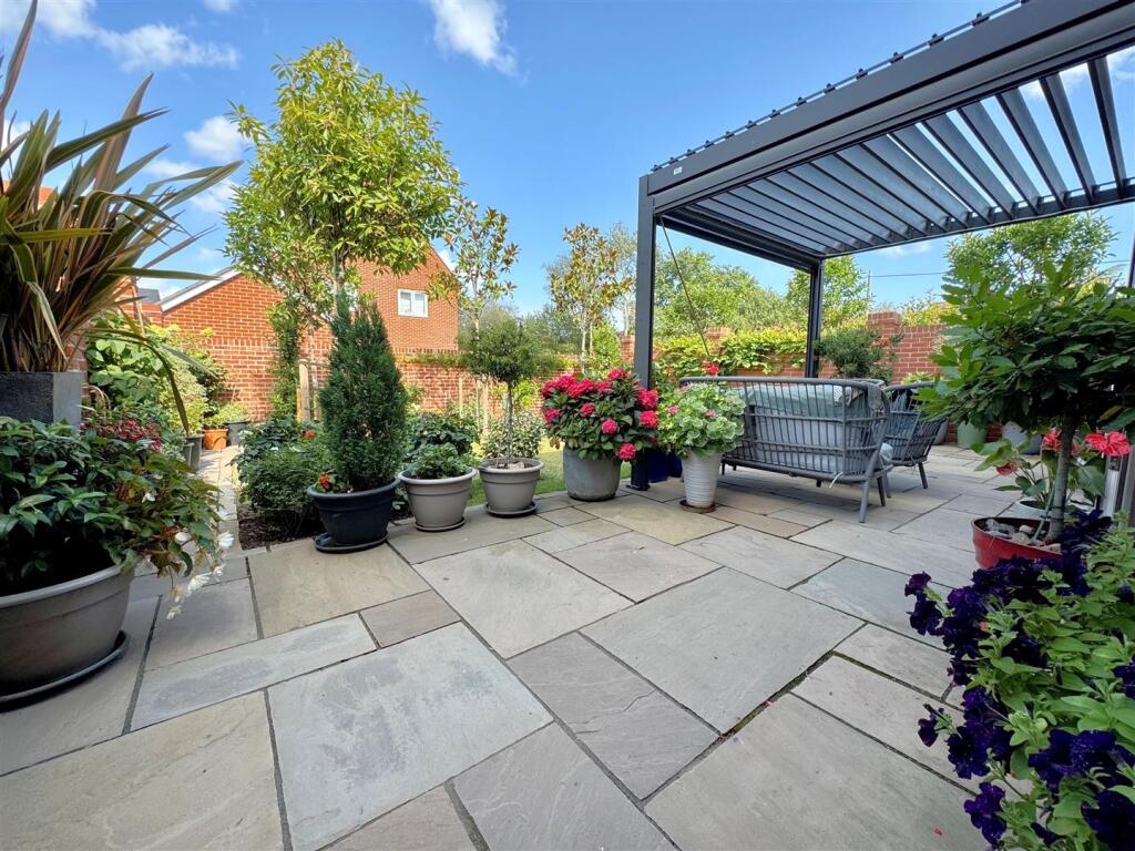 garden 2.jpg