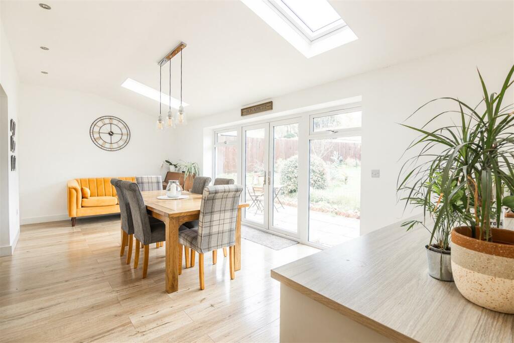 KITCHEN/DINING/FAMILY ROOM
