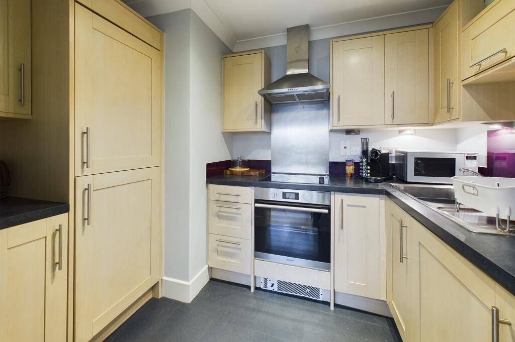 CAM02545G0-PR0282-STILL002