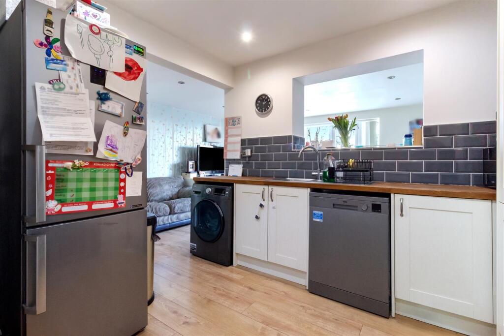 24 Salvington gardens-002.jpg