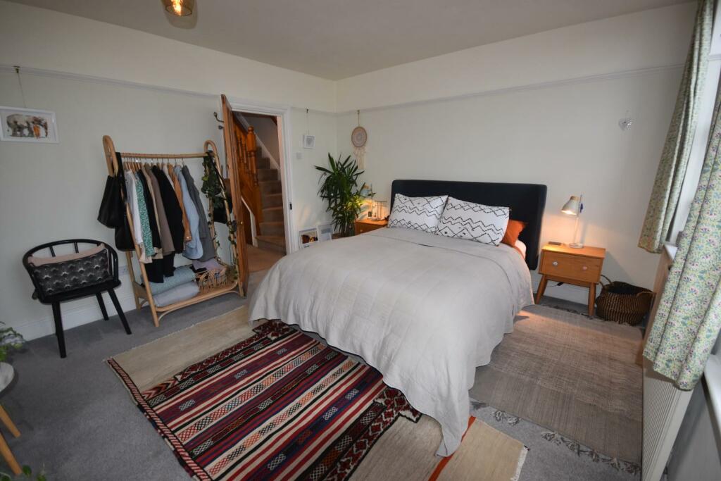 MASTER BEDROOM ALTERNATE ANGLE