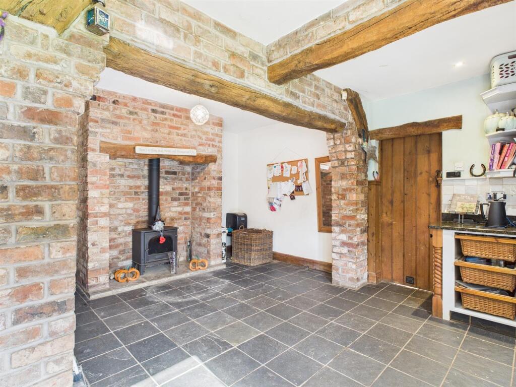 Kitchen Dining Area.jpg
