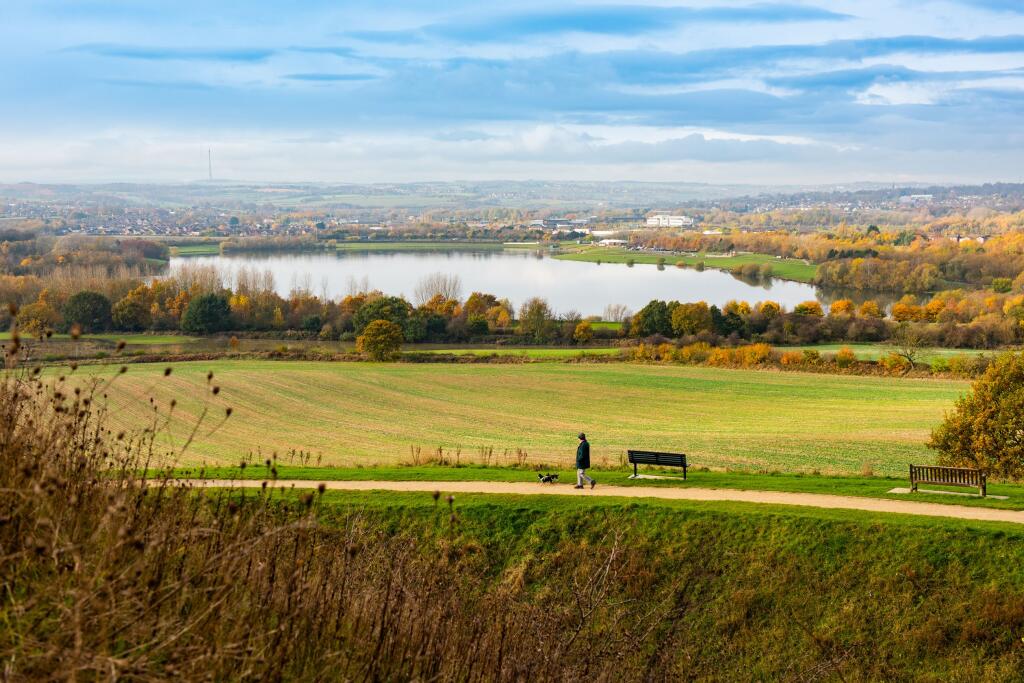 Local area image of Wakefield including green open space and Ardsley Reservoir