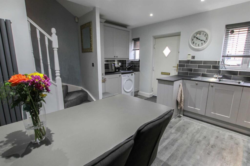 Fitted Dining Kitchen: