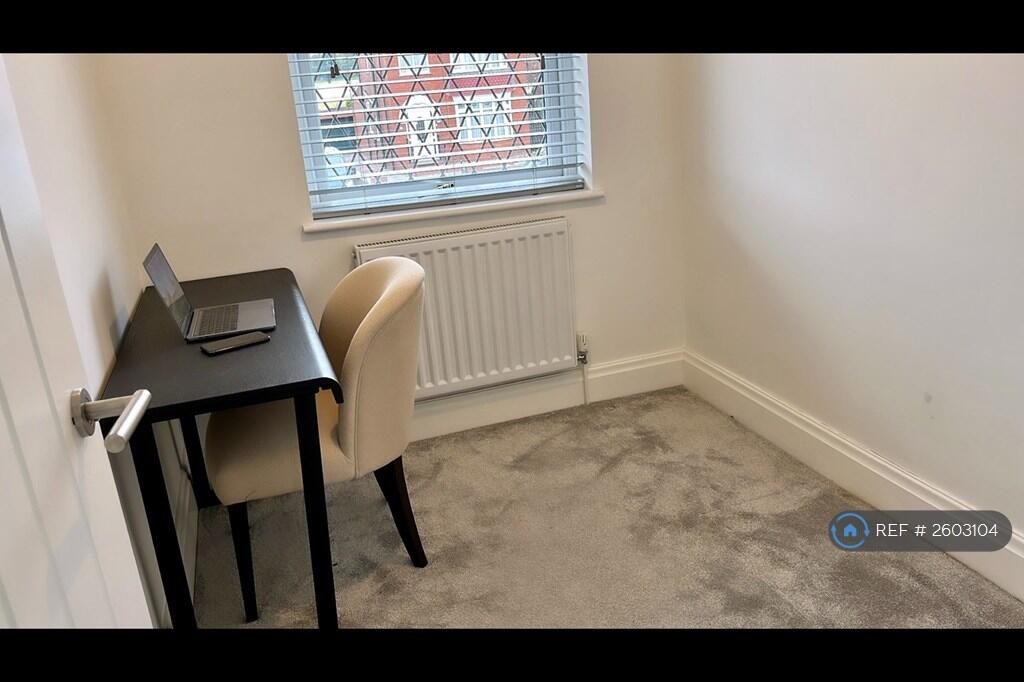 Single Bedroom / Office