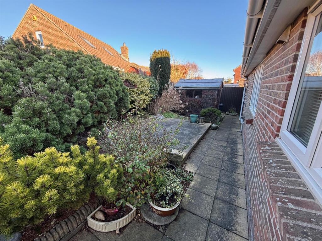 Rear Garden 2.jpg