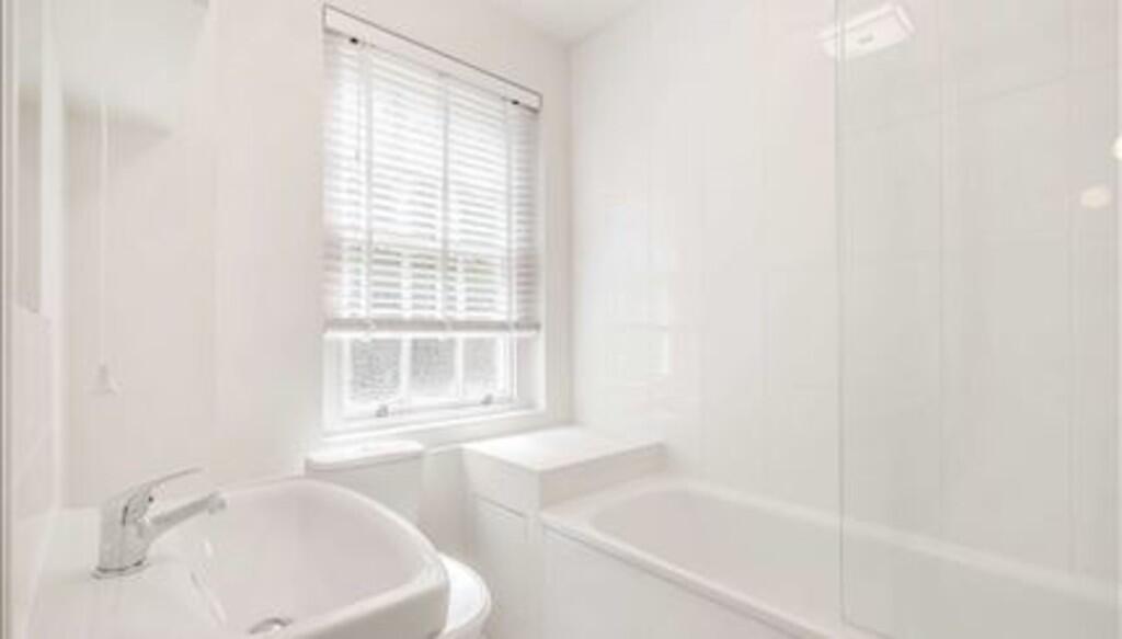 ss_p1070_63796778...