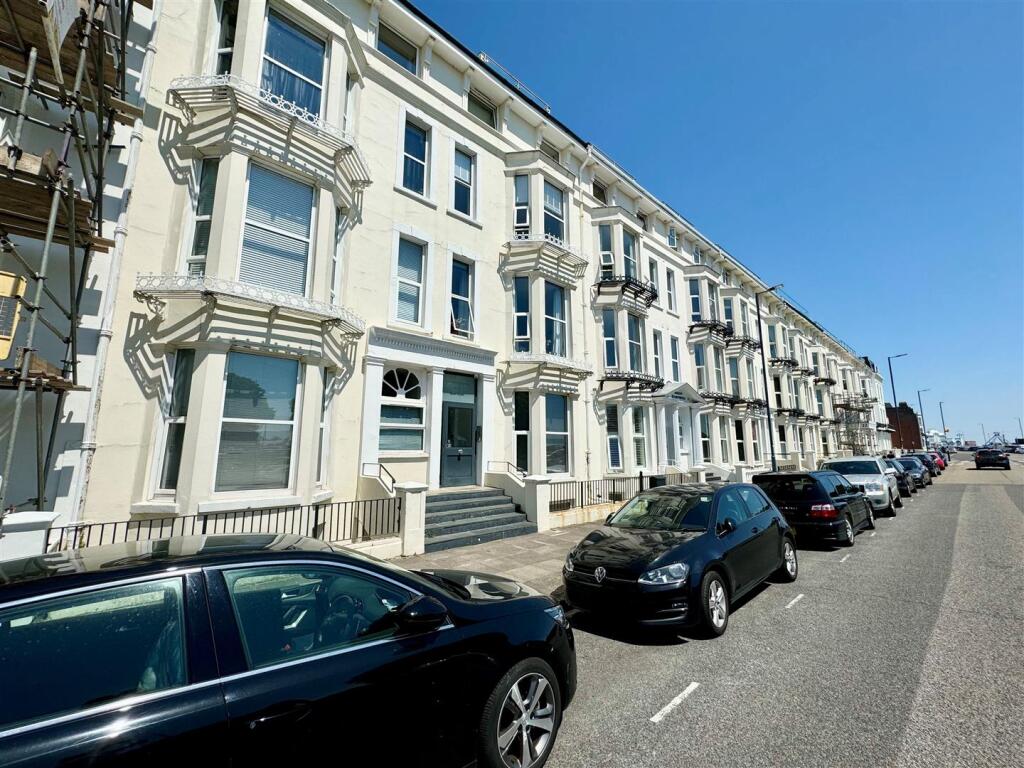 seaview apartment.jpg