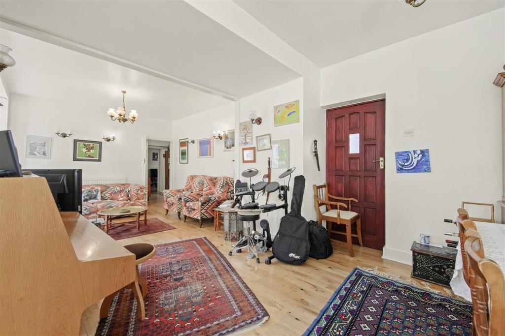 40 Barn Hill - fnMF7FoN343M5GvWzOme.jpg
