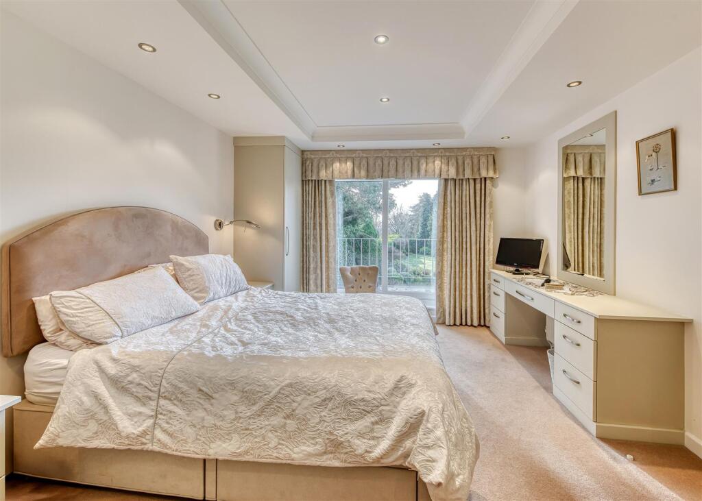 Robinswood-bed1b.jpg