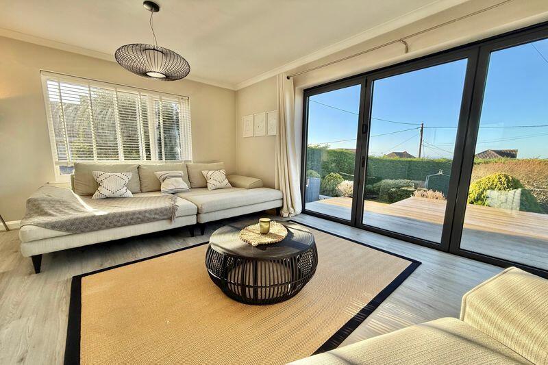 20' Separate Living Room