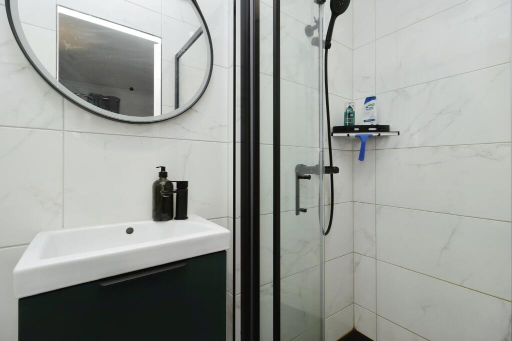 En-Suite Shower