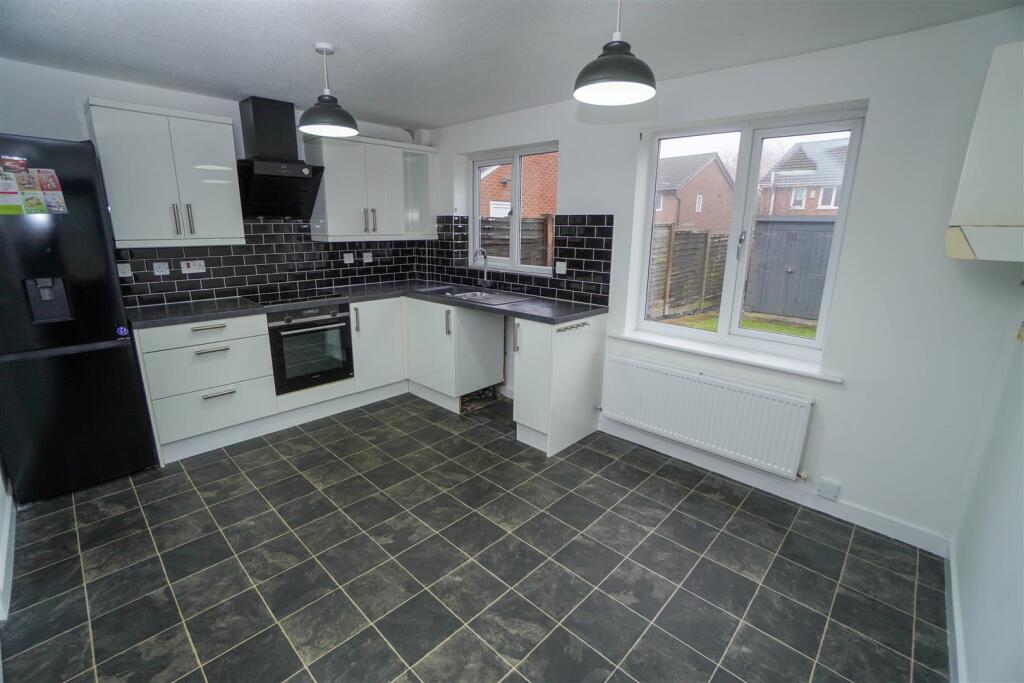 KITCHEN (1 of 1).jpg