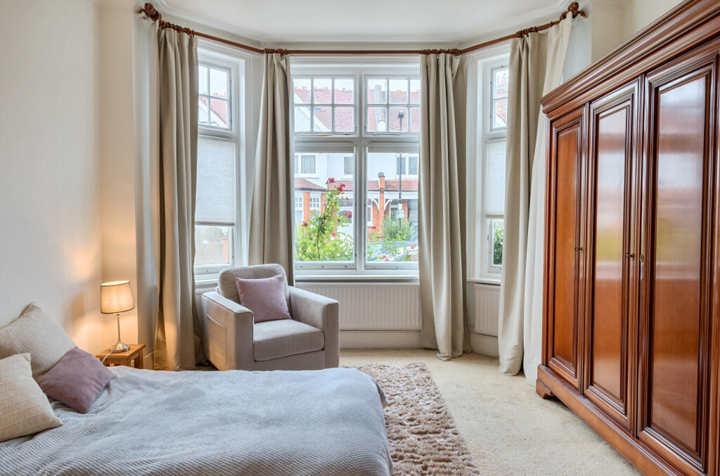 1370709-22-68f202...