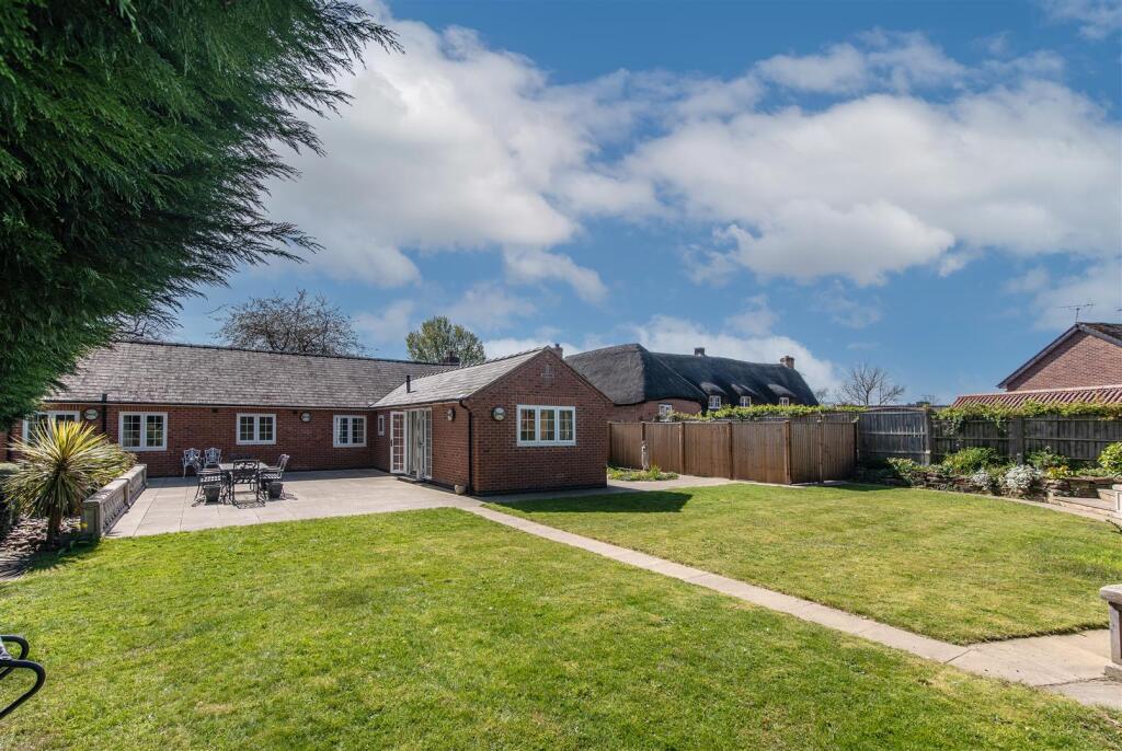 54 village rd-hi-23.jpg