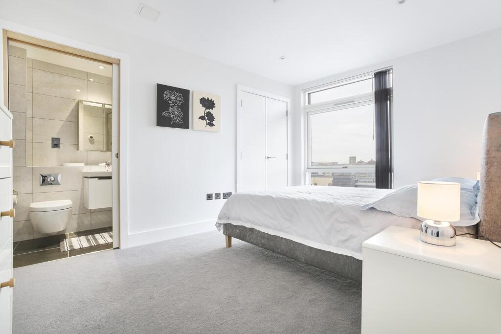bedroom ()