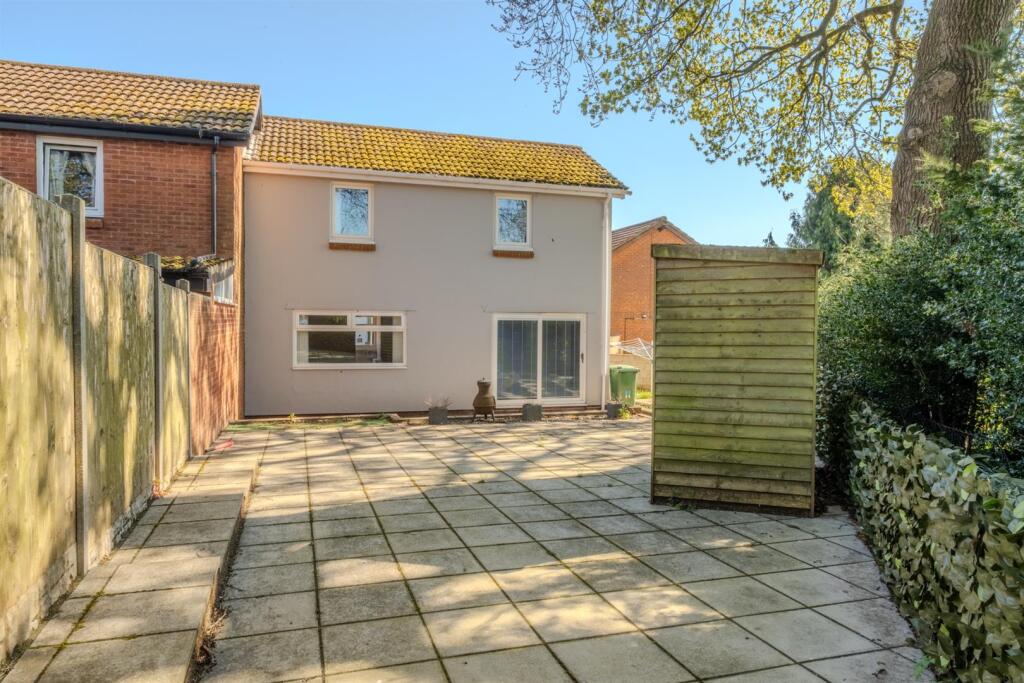 11 Greenfield Close-20.jpg