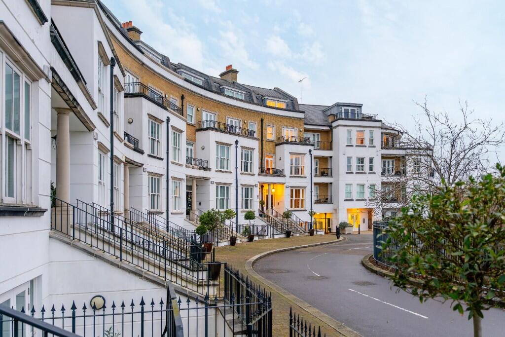 Imperial Crescent, Imperial Wharf, London, SW6