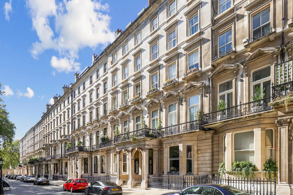 Flat D 12-12A Enn...