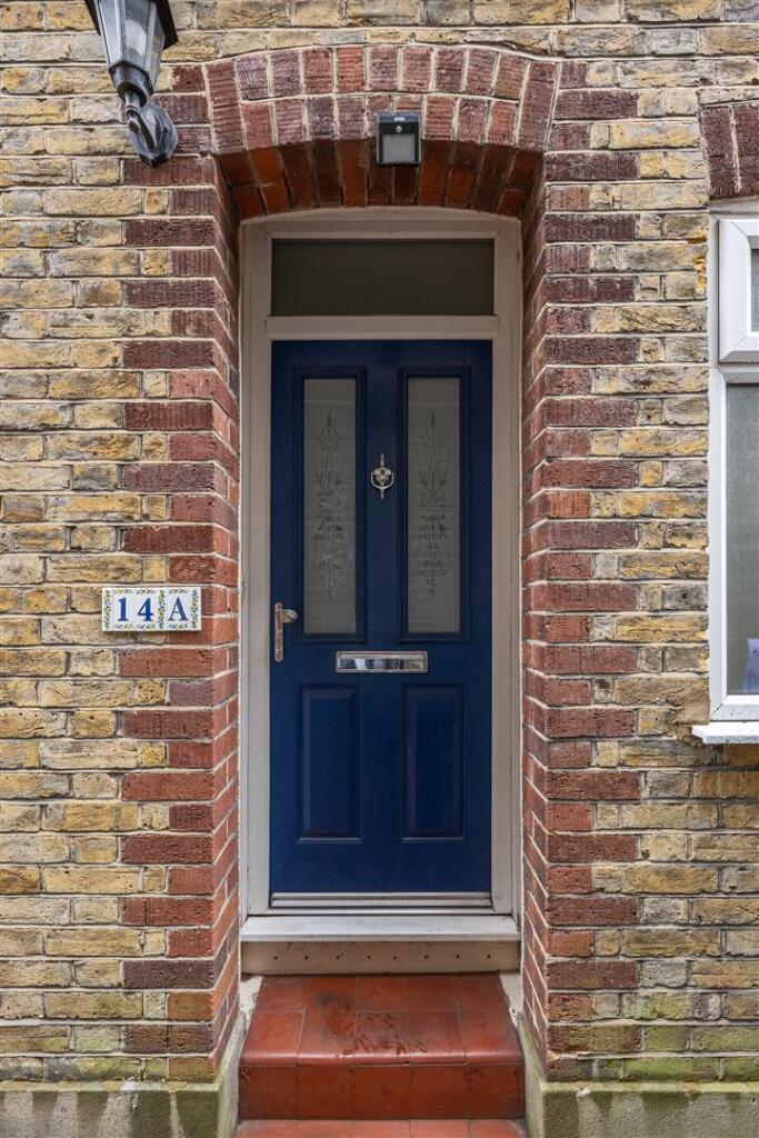 Bisterne Avenue, E17