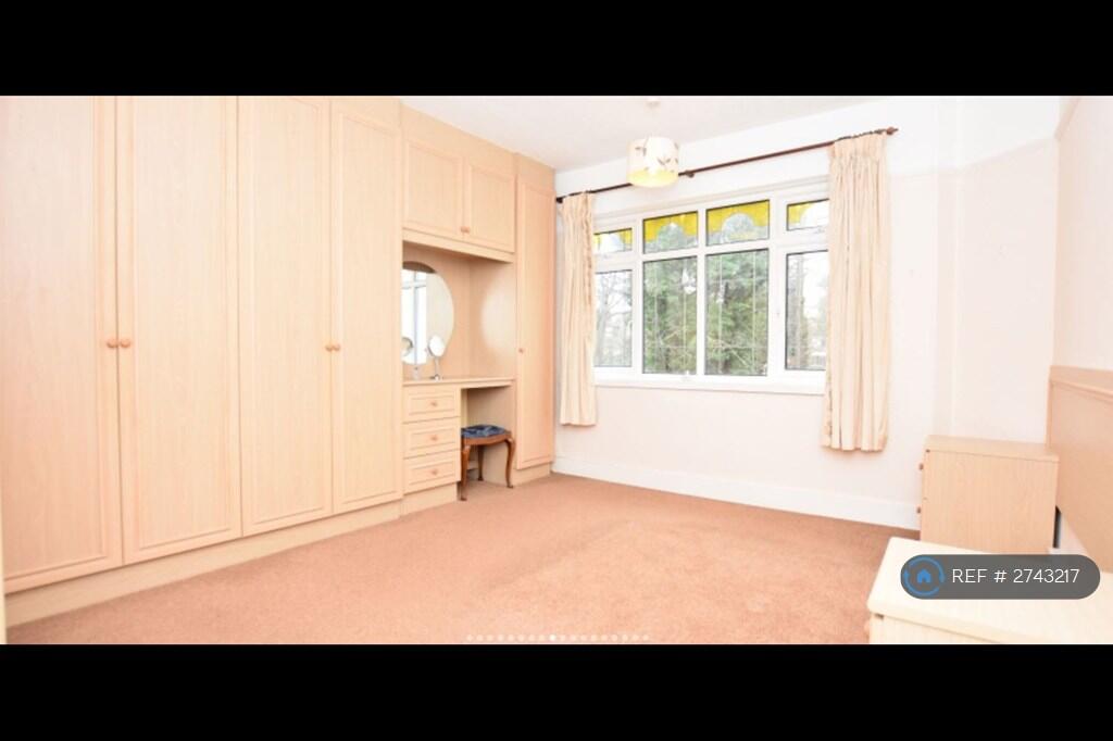 Bedroom 1 - Fitted Wardrobes
