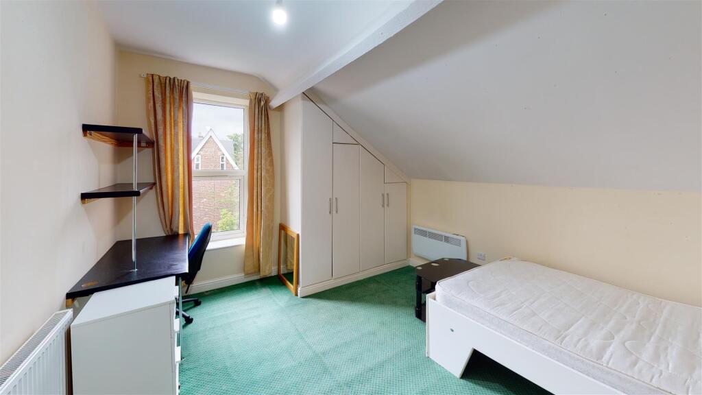 33-Spring-Hill-Road-Bedroom(4).jpg