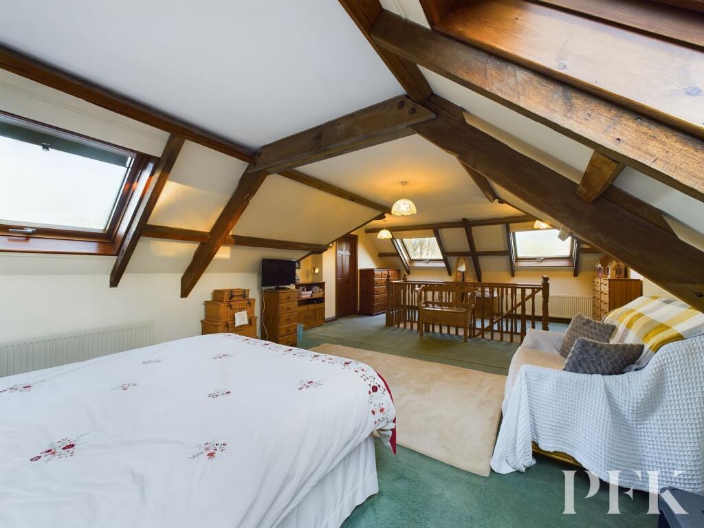 Bedroom 4 - master suite