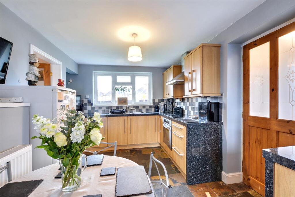 Kitchen_1.jpeg