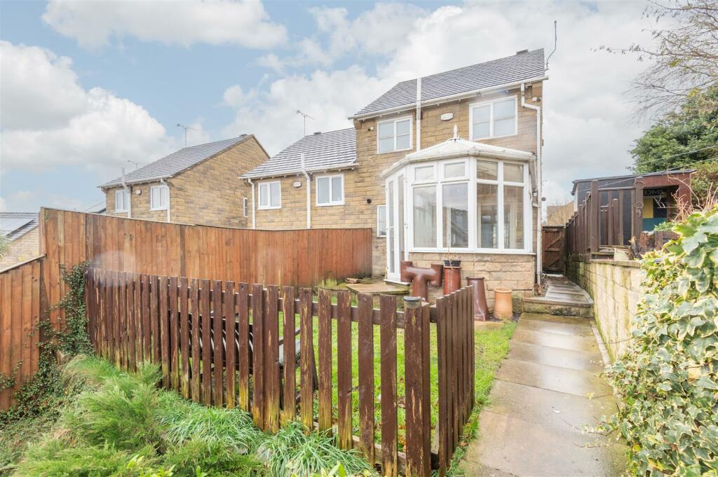07 - 28 Bracken Way HX5 9QH.jpg