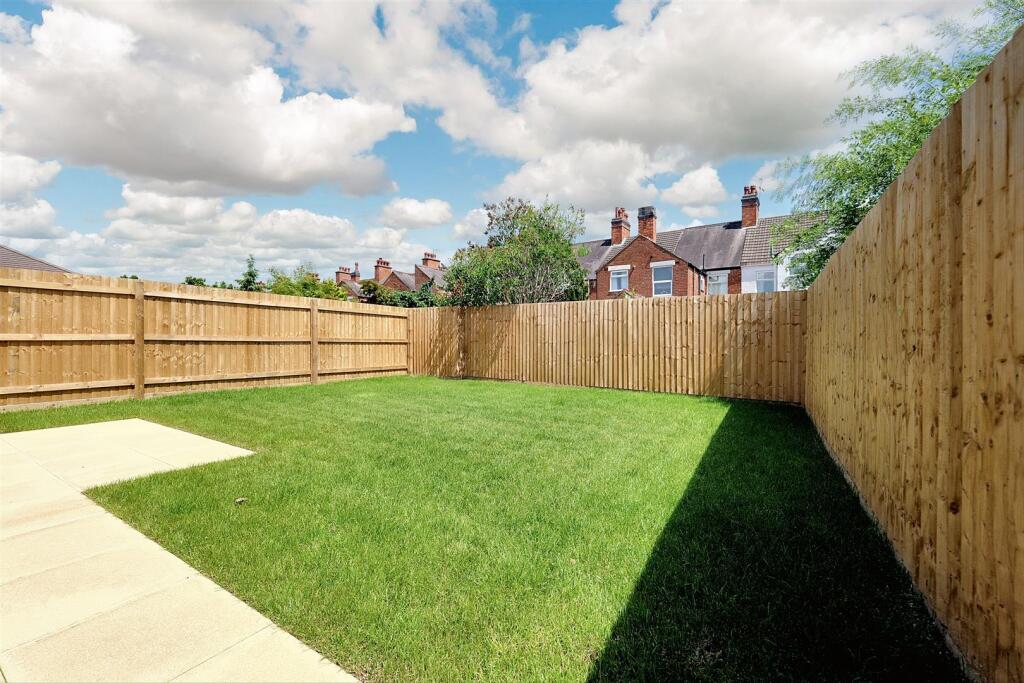 Rear Garden 1.jpeg