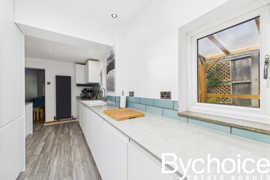 CAM05454G0-PR0022-STILL006