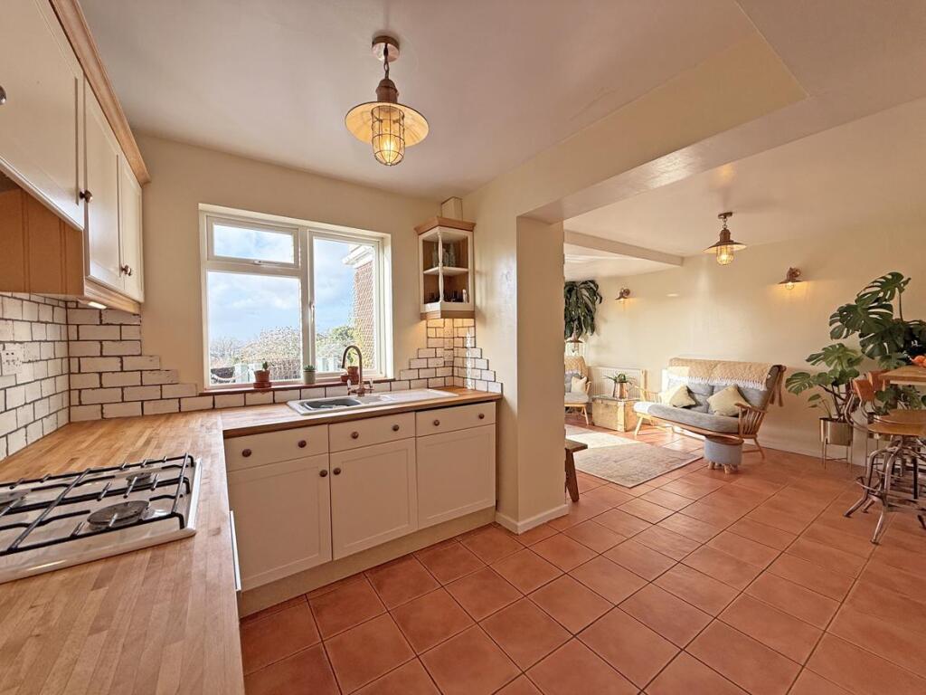 Southwell Road 41 - Kitchen 1...jpg