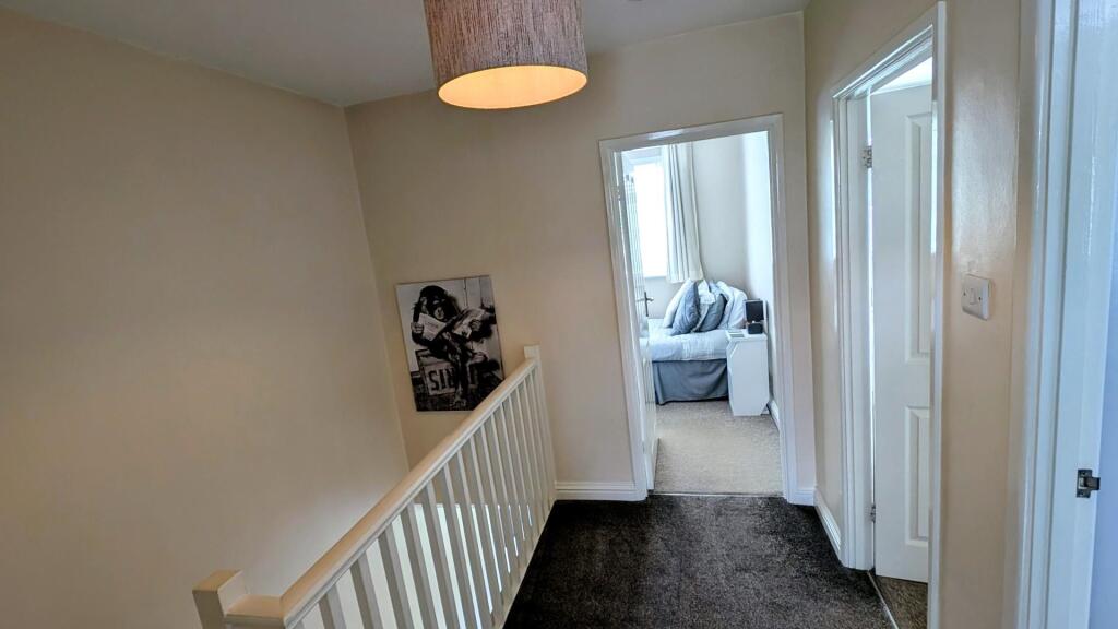 104 Stanshawe landing.jpg