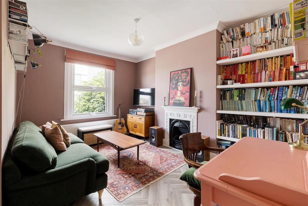 Grange Park Road, E10