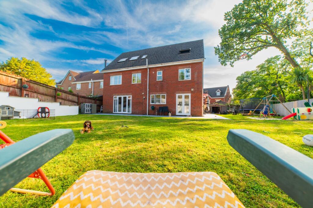 Award-winning Media team on EVERY Listing_19