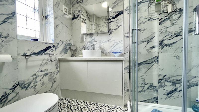 En-Suite to Bedroom 1