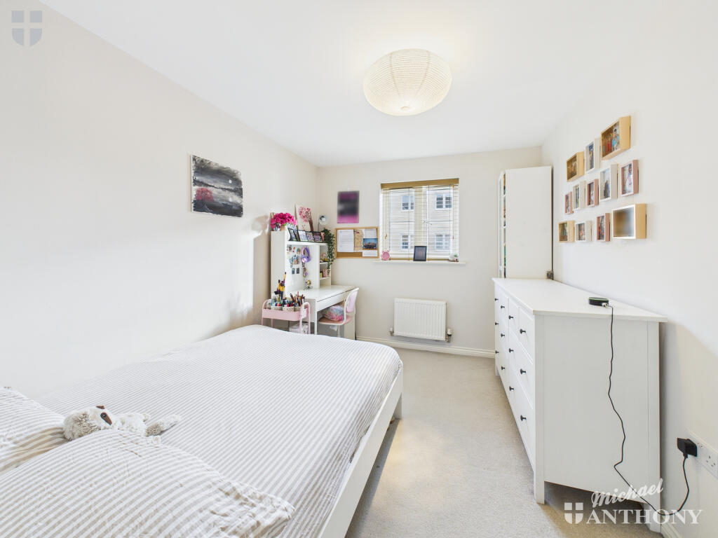 CAM03852G0-PR0488-STILL001