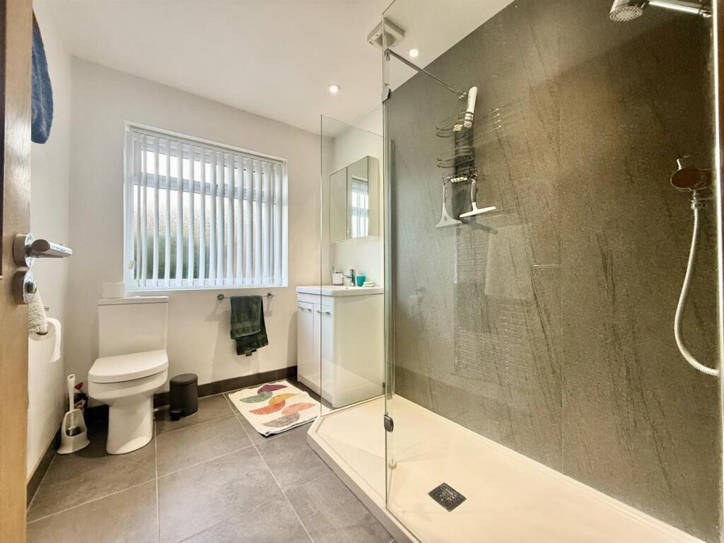 Showerroom.jpg