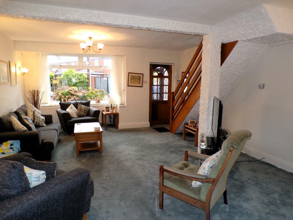 ShirleyAve1lnge3.JPG