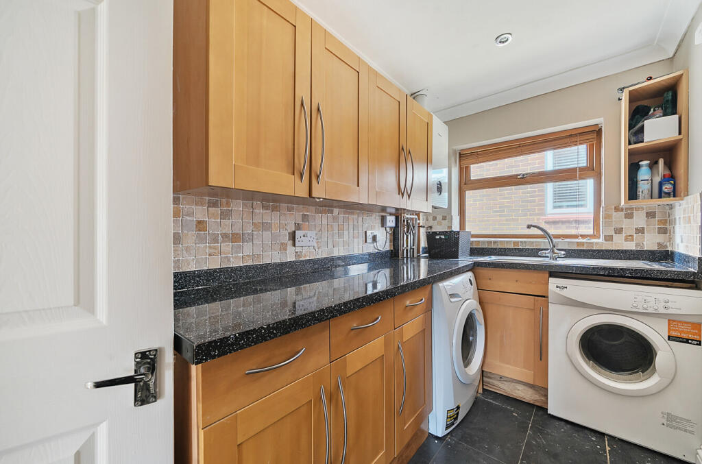 1320742-3-6881f7e...