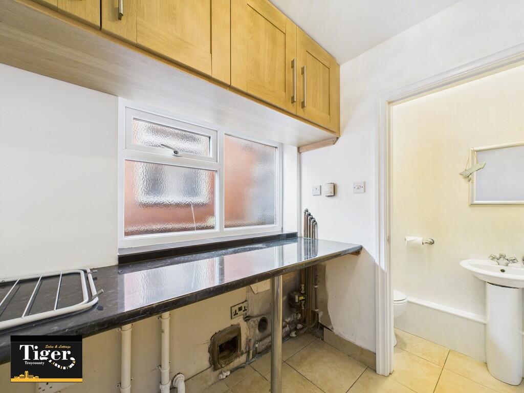 CAM02176G0-PR0509...