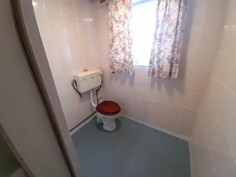 Shower Room WC