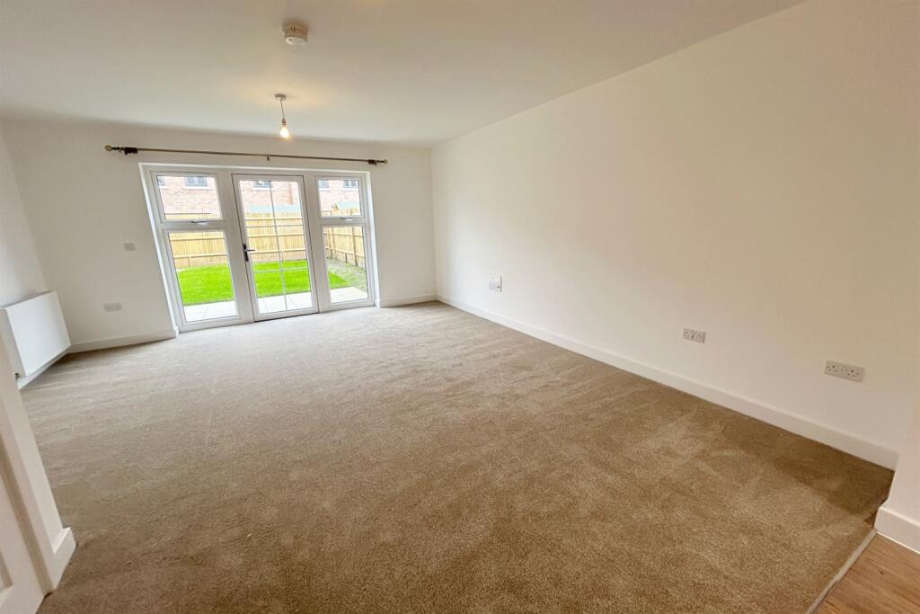Sitting/Dining Room