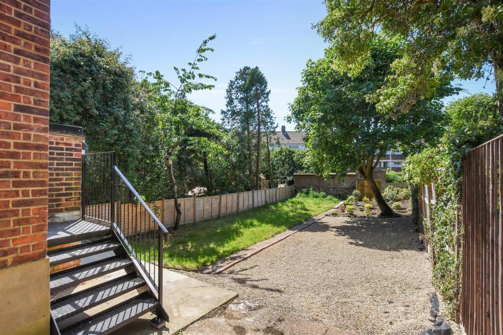 10-76d6GCWT - 84 Longstone Ave - Garden -Original 